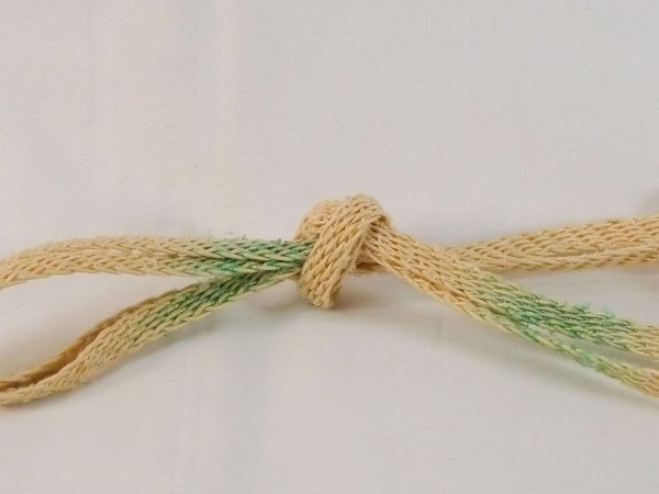 画像3: N1023XS 帯締め 女性用着物 シルク（正絹）  薄い ベージュ 抽象的模様 【中古】 【USED】 【リサイクル】 ★★☆☆☆ (3)