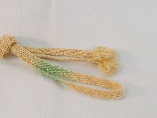 画像4: N1023XS 帯締め 女性用着物 シルク（正絹）  薄い ベージュ 抽象的模様 【中古】 【USED】 【リサイクル】 ★★☆☆☆ (4)