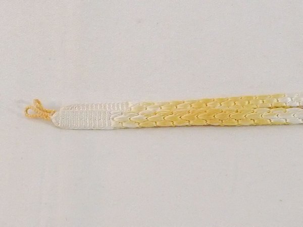 画像2: N1025XE 羽織紐 女性用着物 シルク(正絹)  鮮やか 白  【中古】 【USED】 【リサイクル】 ★★★★☆ (2)