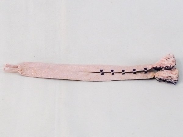 画像2: N1030XG 羽織紐 女性用着物 シルク（正絹）  薄い 桃色 抽象的模様 鮮やか【中古】 【USED】 【リサイクル】 ★★☆☆☆ (2)
