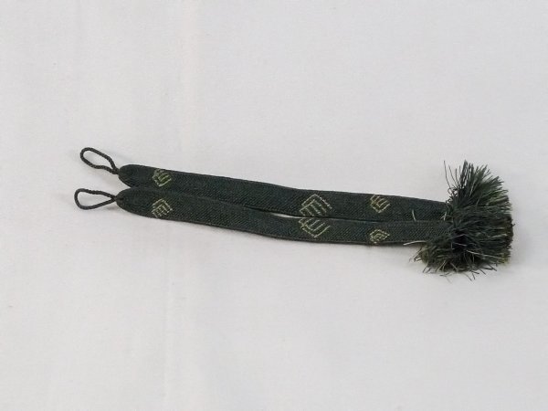 画像2: N1030XN 羽織紐 女性用着物 シルク（正絹）  薄い オリーブ 抽象的模様 深い【中古】 【USED】 【リサイクル】 ★★★☆☆ (2)