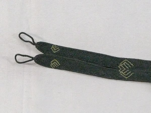 画像3: N1030XN 羽織紐 女性用着物 シルク（正絹）  薄い オリーブ 抽象的模様 深い【中古】 【USED】 【リサイクル】 ★★★☆☆ (3)