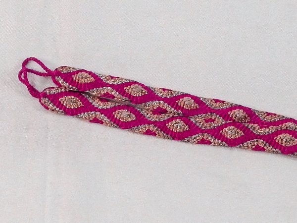 画像2: N1030XO 羽織紐 女性用着物 シルク（正絹）  鮮やか 桃色 抽象的模様 【中古】 【USED】 【リサイクル】 ★★★☆☆ (2)