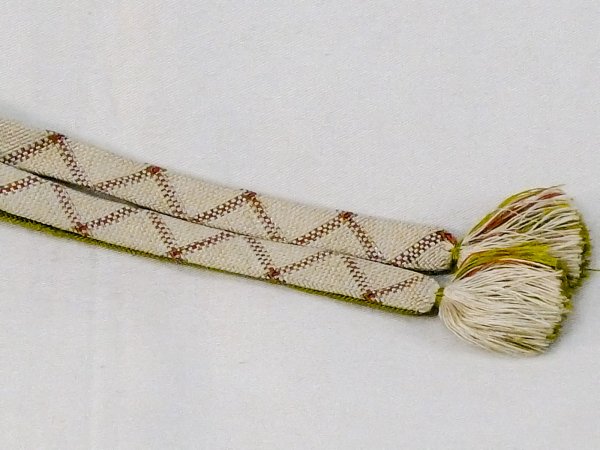 画像4: N1030XQ 羽織紐 女性用着物 シルク（正絹）   オフ　ホワイト ジグザグ 【中古】 【USED】 【リサイクル】 ★★★☆☆ (4)