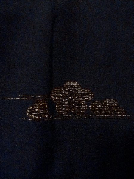 画像5: N1101C 昭和初期ごろ。アンティーク品。女性用羽織  シルク(正絹) 黒, ぼたん 【中古】【USED】【リサイクル】 ★☆☆☆☆【N1101C】 (5)