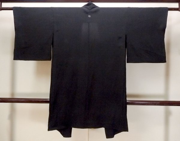画像2: N1101D 昭和初期ごろ。アンティーク品。女性用羽織  シルク(正絹) 黒,  【中古】【USED】【リサイクル】 ★☆☆☆☆【N1101D】 (2)