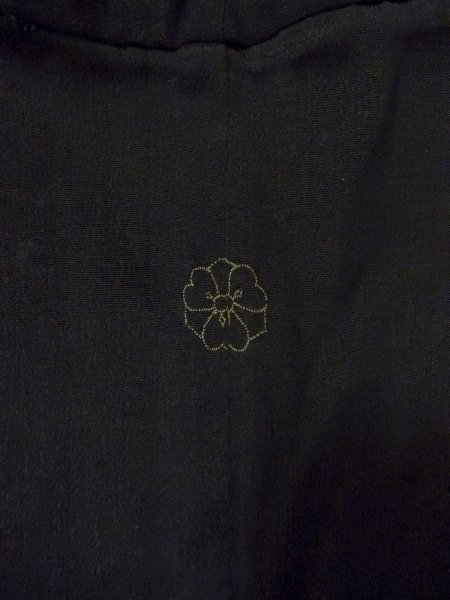 画像8: N1101I 女性用羽織  シルク(正絹) 黒,  【中古】【USED】【リサイクル】 ★☆☆☆☆【N1101I】 (8)