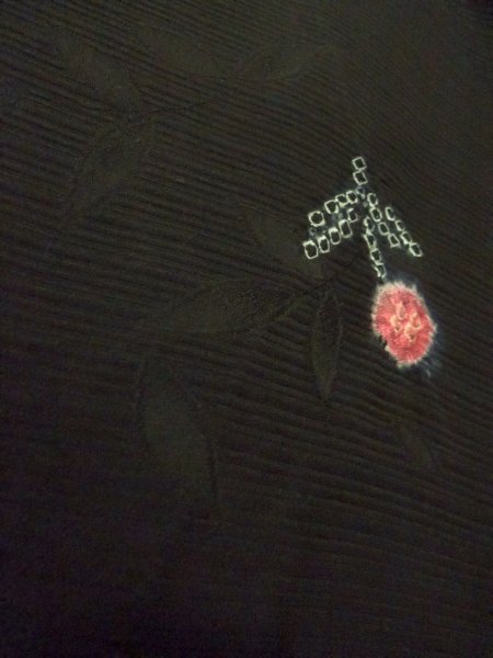 画像8: N1101N 女性用羽織  シルク(正絹) 深い黒, 花 【中古】【USED】【リサイクル】 ★★★☆☆【N1101N】 (8)