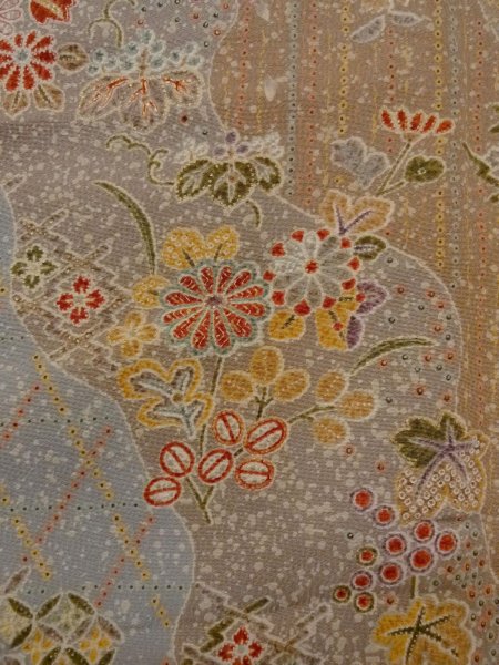 画像5: N1112B 女性用小紋  シルク(正絹) 灰色がかったマルチカラー, ぼたん 【中古】【USED】【リサイクル】 ★★★☆☆【N1112B】 (5)