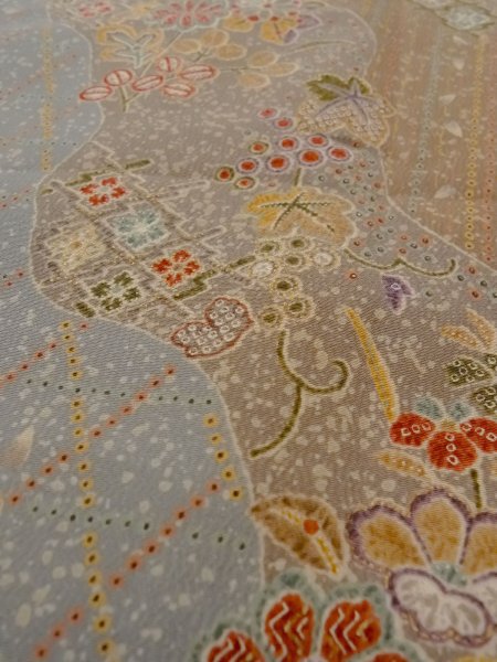 画像8: N1112B 女性用小紋  シルク(正絹) 灰色がかったマルチカラー, ぼたん 【中古】【USED】【リサイクル】 ★★★☆☆【N1112B】 (8)