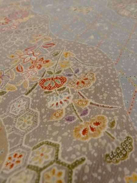 画像10: N1112B 女性用小紋  シルク(正絹) 灰色がかったマルチカラー, ぼたん 【中古】【USED】【リサイクル】 ★★★☆☆【N1112B】 (10)