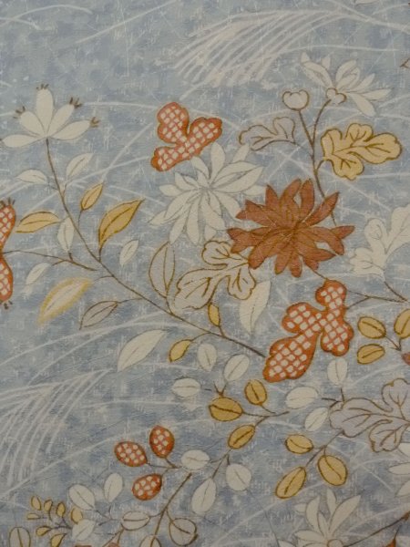 画像5: N1112C 女性用単衣  シルク(正絹) 灰色がかった水色, 菊 【中古】【USED】【リサイクル】 ★★★★☆【N1112C】 (5)