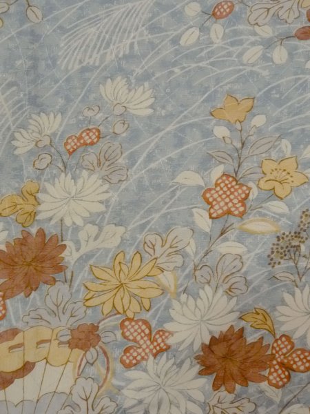 画像6: N1112C 女性用単衣  シルク(正絹) 灰色がかった水色, 菊 【中古】【USED】【リサイクル】 ★★★★☆【N1112C】 (6)