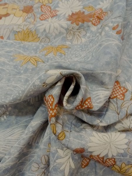 画像11: N1112C 女性用単衣  シルク(正絹) 灰色がかった水色, 菊 【中古】【USED】【リサイクル】 ★★★★☆【N1112C】 (11)