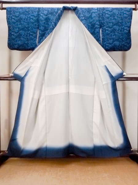 画像2: N1112E 女性用小紋  シルク(正絹) 深い青, 菊 【中古】【USED】【リサイクル】 ★★★☆☆【N1112E】 (2)