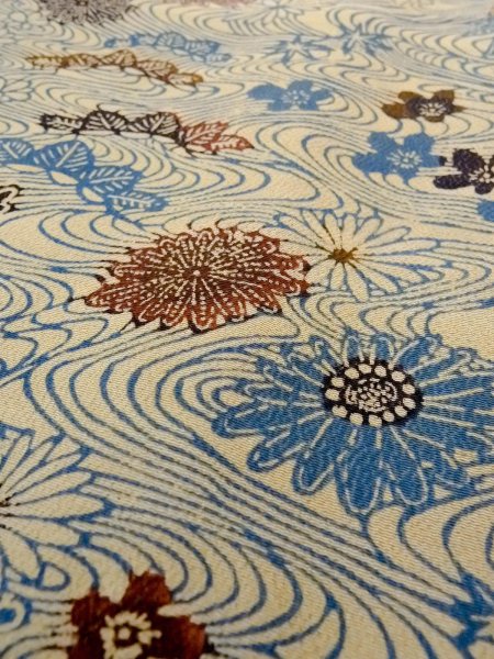 画像10: N1112G 女性用小紋  シルク(正絹) 灰色がかったアイボリー, 花 【中古】【USED】【リサイクル】 ★★★★☆【N1112G】 (10)