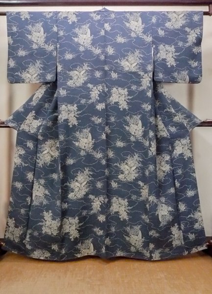 画像1: N1112H 女性用小紋  シルク（正絹） 灰色がかった藍, ぼたん 【中古】【USED】【リサイクル】 ★★☆☆☆【N1112H】 (1)