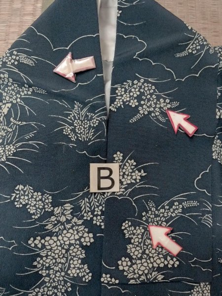 画像15: N1112H 女性用小紋  シルク(正絹) 灰色がかった藍, ぼたん 【中古】【USED】【リサイクル】 ★★☆☆☆【N1112H】 (15)