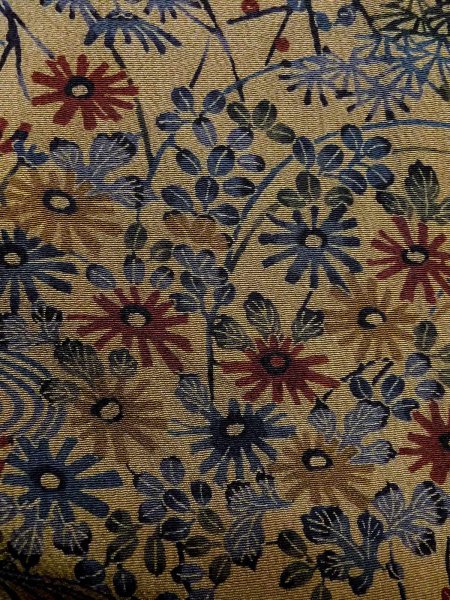 画像7: N1112J 女性用小紋  シルク(正絹) 深いベージュ, 花 【中古】【USED】【リサイクル】 ★★★★☆【N1112J】 (7)