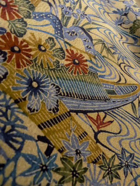 画像8: N1112J 女性用小紋  シルク(正絹) 深いベージュ, 花 【中古】【USED】【リサイクル】 ★★★★☆【N1112J】 (8)