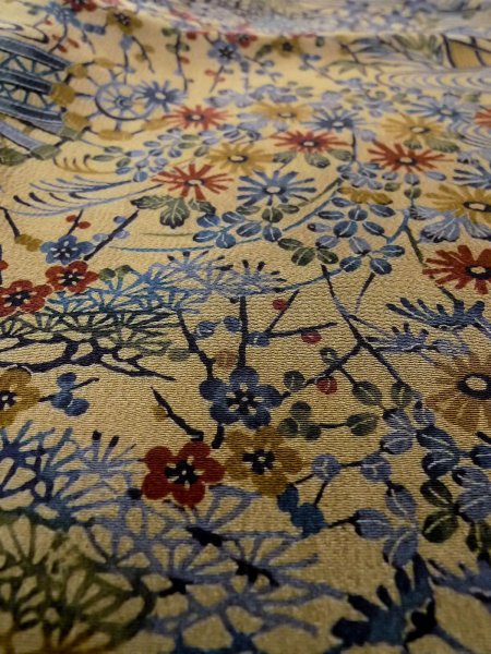 画像10: N1112J 女性用小紋  シルク(正絹) 深いベージュ, 花 【中古】【USED】【リサイクル】 ★★★★☆【N1112J】 (10)