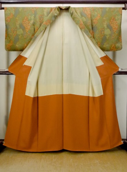 画像2: N1112K 女性用小紋  シルク(正絹) 灰色がかった黄緑色, 花 【中古】【USED】【リサイクル】 ★★★☆☆【N1112K】 (2)