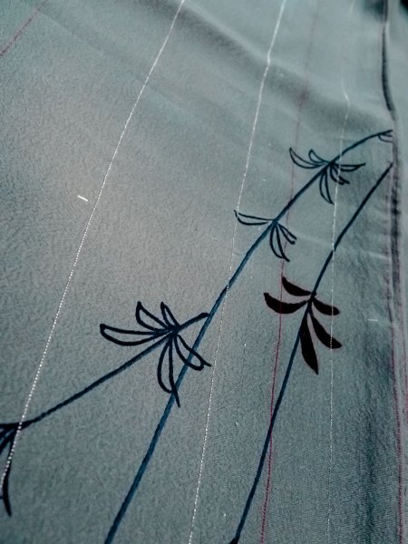 画像10: N1112M 女性用単衣  シルク(正絹) 灰色がかった紺, 草 【中古】【USED】【リサイクル】 ★☆☆☆☆【N1112M】 (10)