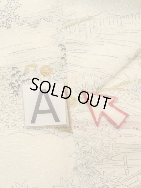 画像14: N1112P 女性用小紋  シルク(正絹) 薄いオフ ホワイト, もみじ 【中古】【USED】【リサイクル】 ★★☆☆☆【N1112P】 (14)