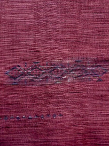 画像6: N1126A 女性用紬  シルク（正絹） 深い桃色, 幾何学模様 【中古】【USED】【リサイクル】 ★★★☆☆【N1126A】 (6)