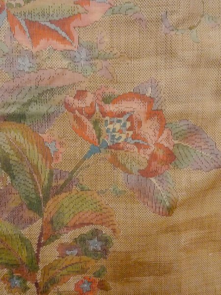 画像4: N1126F 女性用紬 大島紬 シルク（正絹） 薄いベージュ, 唐草 【中古】【USED】【リサイクル】 ★★★★☆【N1126F】 (4)