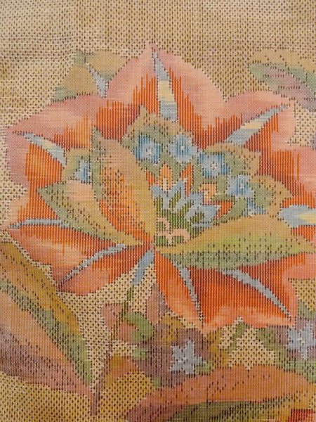 画像6: N1126F 女性用紬 大島紬 シルク（正絹） 薄いベージュ, 唐草 【中古】【USED】【リサイクル】 ★★★★☆【N1126F】 (6)