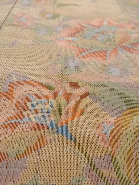 画像9: N1126F 女性用紬 大島紬 シルク（正絹） 薄いベージュ, 唐草 【中古】【USED】【リサイクル】 ★★★★☆【N1126F】 (9)