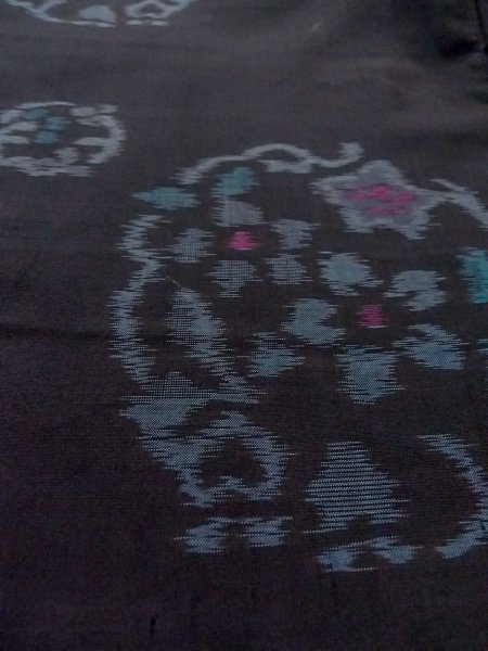 画像10: N1126G 女性用紬  シルク（正絹） 黒, 花丸文 【中古】【USED】【リサイクル】 ★★★★☆【N1126G】 (10)