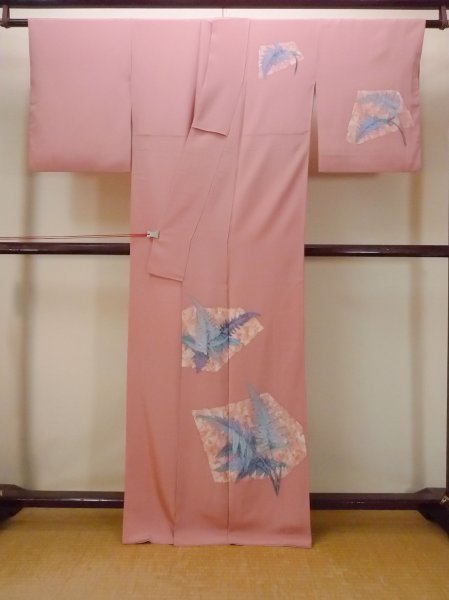画像2: N1126L 女性用訪問着  シルク（正絹） 淡い桃色, 葉 【中古】【USED】【リサイクル】 ★★★★☆【N1126L】 (2)