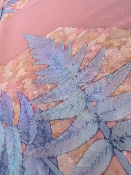 画像10: N1126L 女性用訪問着  シルク（正絹） 淡い桃色, 葉 【中古】【USED】【リサイクル】 ★★★★☆【N1126L】 (10)