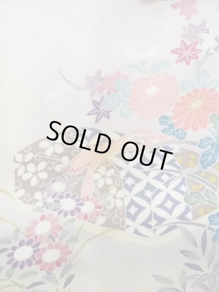画像8: N1126M 女性用訪問着  シルク（正絹） 淡いオフ　ホワイト, 菊 【中古】【USED】【リサイクル】 ★★★☆☆【N1126M】 (8)