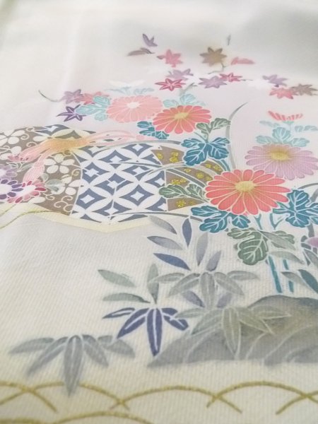 画像14: N1126M 女性用訪問着  シルク（正絹） 淡いオフ　ホワイト, 菊 【中古】【USED】【リサイクル】 ★★★☆☆【N1126M】 (14)