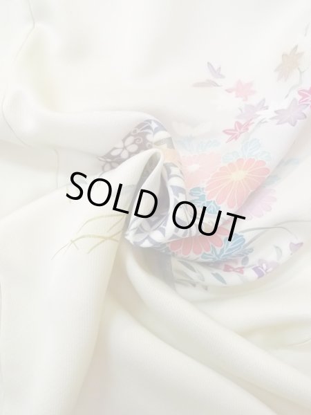 画像16: N1126M 女性用訪問着  シルク（正絹） 淡いオフ　ホワイト, 菊 【中古】【USED】【リサイクル】 ★★★☆☆【N1126M】 (16)