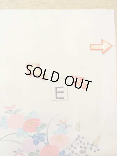 画像22: N1126M 女性用訪問着  シルク（正絹） 淡いオフ　ホワイト, 菊 【中古】【USED】【リサイクル】 ★★★☆☆【N1126M】 (22)