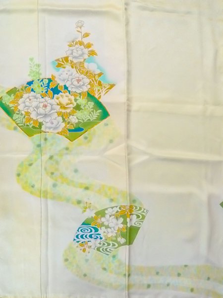 画像4: N1126T 女性用訪問着  シルク(正絹) 光沢のあるアイボリー, 桜 【中古】【USED】【リサイクル】 ★★☆☆☆【N1126T】 (4)