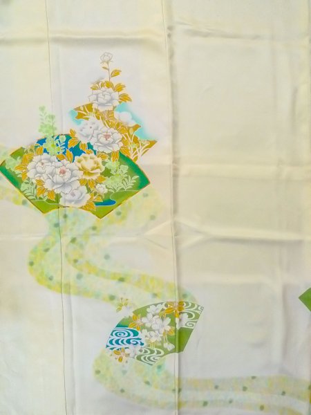 画像5: N1126T 女性用訪問着  シルク(正絹) 光沢のあるアイボリー, 桜 【中古】【USED】【リサイクル】 ★★☆☆☆【N1126T】 (5)