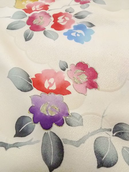 画像10: N1126U 女性用訪問着  シルク(正絹) 光沢のあるオフ ホワイト, バラ 【中古】【USED】【リサイクル】 ★★★☆☆【N1126U】 (10)