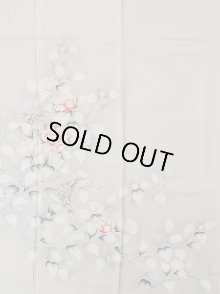 画像4: N1126V 女性用訪問着  シルク(正絹) 淡い灰色, 椿 【中古】【USED】【リサイクル】 ★★★☆☆【N1126V】 (4)