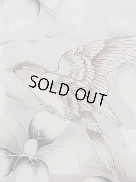 画像7: N1126V 女性用訪問着  シルク(正絹) 淡い灰色, 椿 【中古】【USED】【リサイクル】 ★★★☆☆【N1126V】 (7)