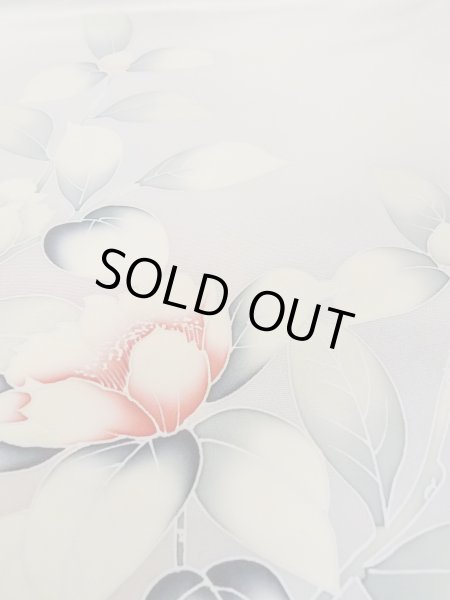 画像11: N1126V 女性用訪問着  シルク(正絹) 淡い灰色, 椿 【中古】【USED】【リサイクル】 ★★★☆☆【N1126V】 (11)