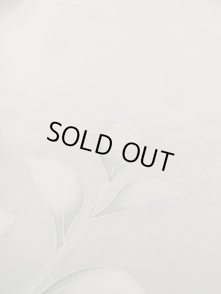 画像13: N1126V 女性用訪問着  シルク(正絹) 淡い灰色, 椿 【中古】【USED】【リサイクル】 ★★★☆☆【N1126V】 (13)