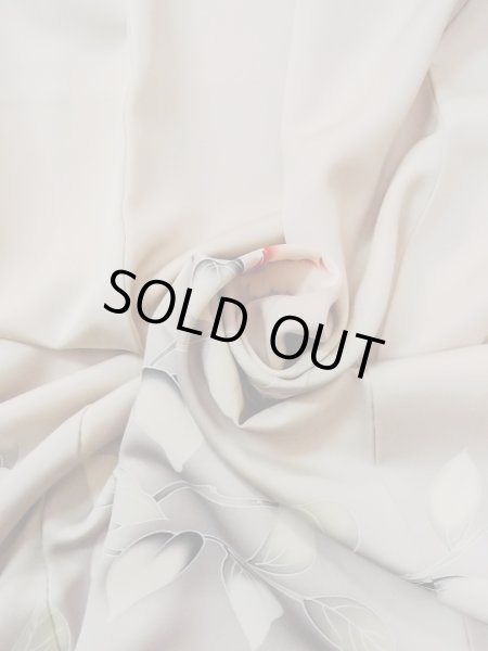 画像15: N1126V 女性用訪問着  シルク(正絹) 淡い灰色, 椿 【中古】【USED】【リサイクル】 ★★★☆☆【N1126V】 (15)