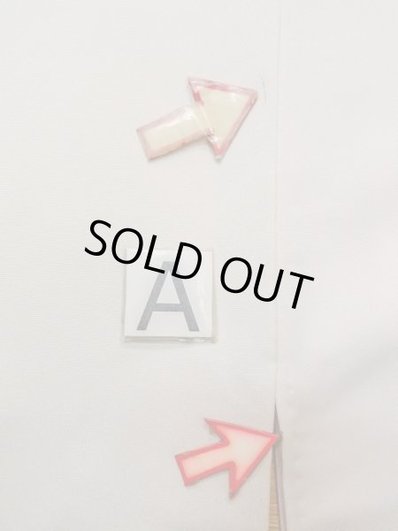 画像17: N1126V 女性用訪問着  シルク(正絹) 淡い灰色, 椿 【中古】【USED】【リサイクル】 ★★★☆☆【N1126V】 (17)