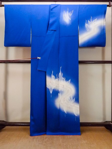 画像2: N1126Z 女性用訪問着  シルク（正絹） 光沢のある青, 鶴 【中古】【USED】【リサイクル】 ★★☆☆☆【N1126Z】 (2)