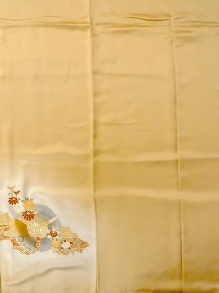 画像5: N1127C 女性用訪問着  シルク(正絹) 光沢のある淡い茶色, 菊 【中古】【USED】【リサイクル】 ★★★☆☆【N1127C】 (5)